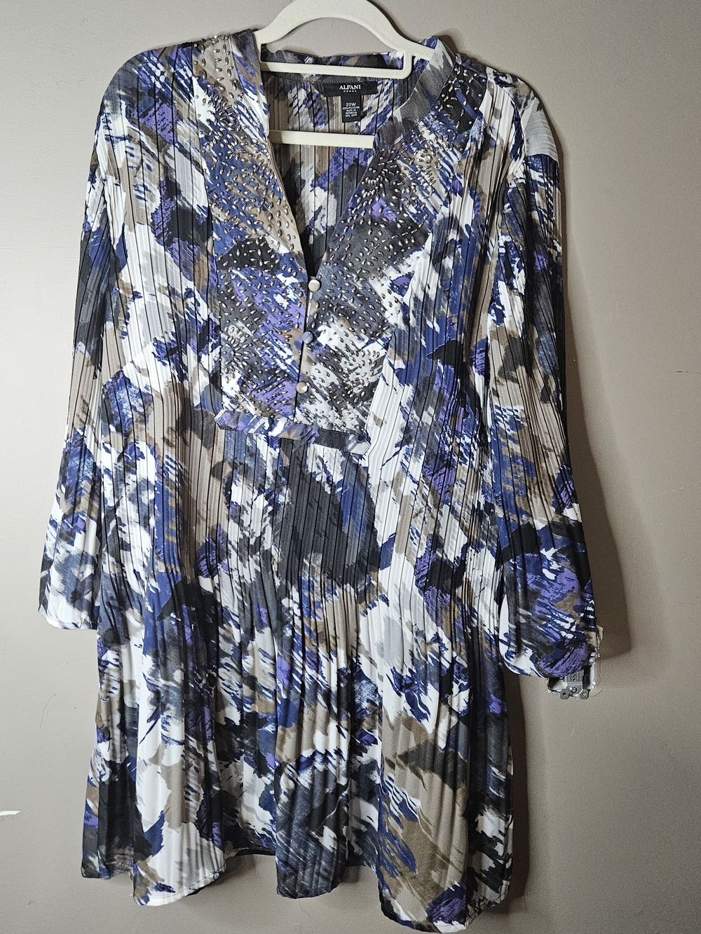 Alfani Blue, Gray & Tan Floral Pleated Long Sleeve Dress Ptp 21"-24.5" Length 35